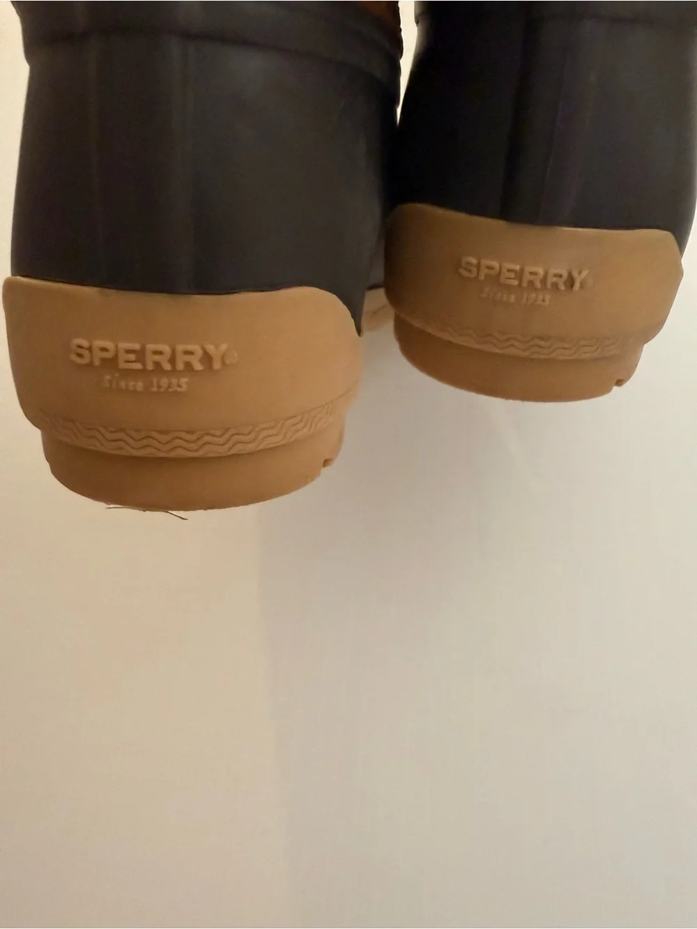 Sperry Kids Brown & Black Duck Boots (size 10)